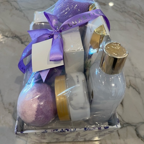 Spa Luxetique Lavender Spa Kit 12 Pcs Lavender Scented Spa Gift Set NEW! - Picture 3 of 6